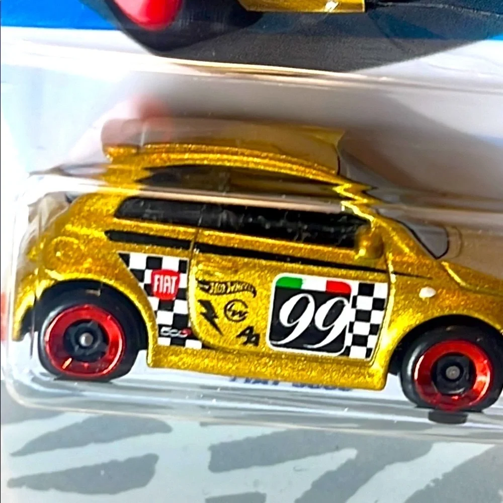 HOT WHEELS Fiat 500e Gold and Red toy hot wheels Car NWT